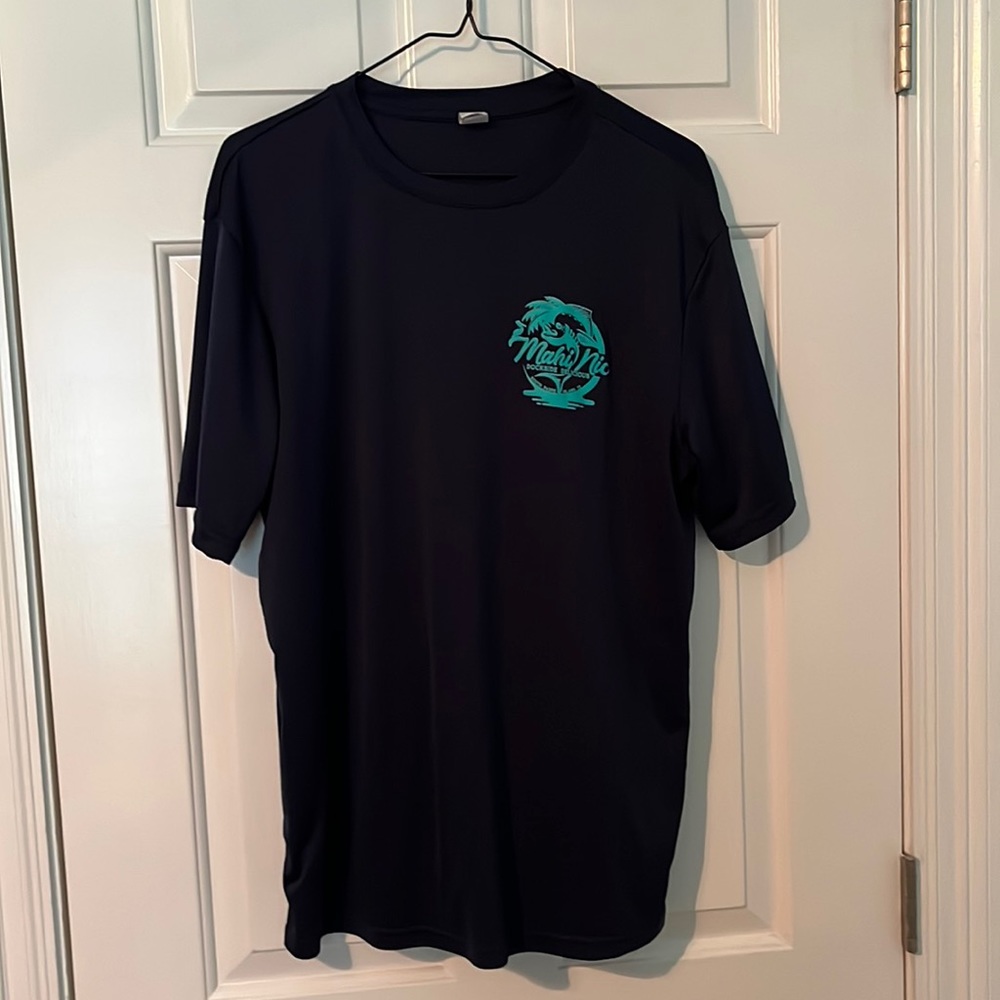 Mahi Nic athletic shirt